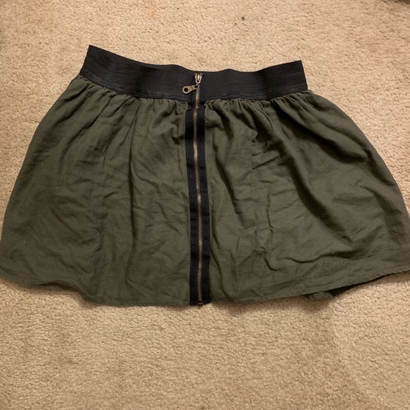 Forever 21 Dresses & Skirts - Forever 21 Olive Green Zip Front Mini Skirt